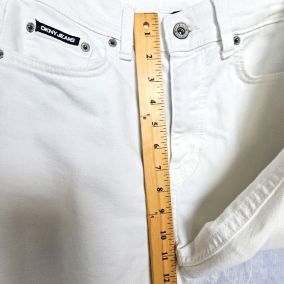 DKNY Boerum High Rise White Slim Fit Flare Size 27/4 EUC - Picture 10 of 13